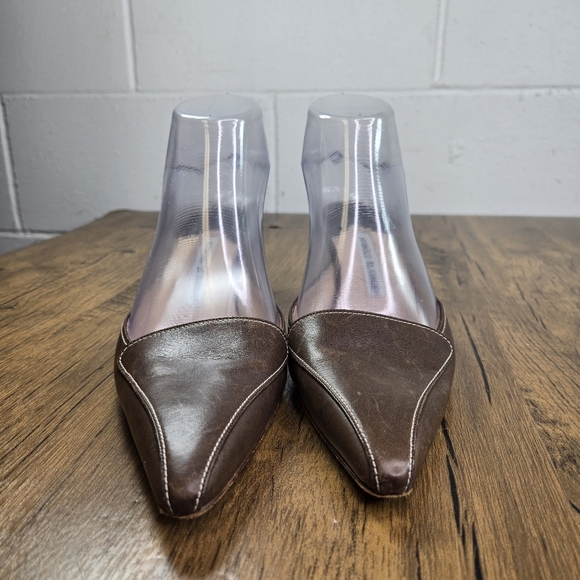 Manolo Blahnik Brown Leather Pointed Toe Kitten Heels - Picture 10 of 13